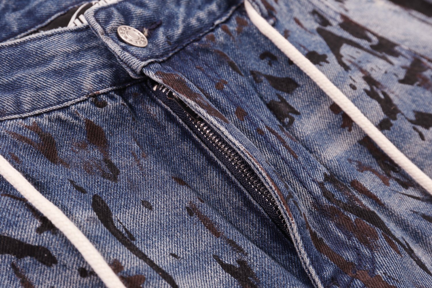Hellstar Splatter Graphic Wash Jeans — detail
