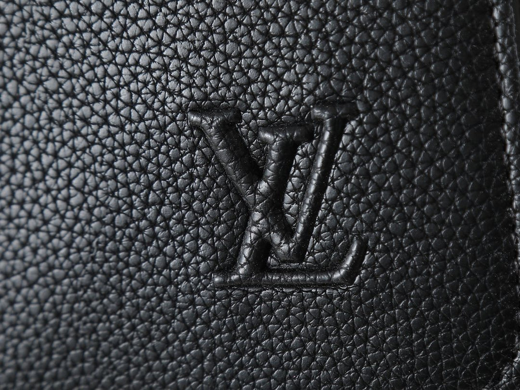 Louis Vuitton Speed Black Leather Messenger Bag — detail
