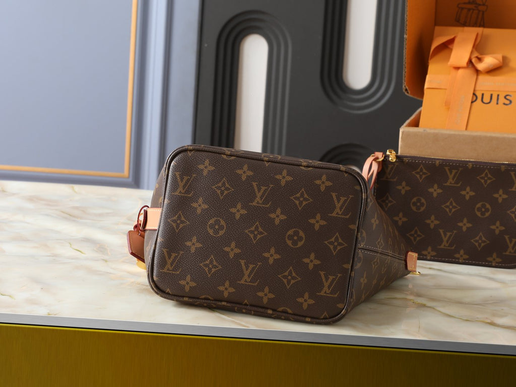 Louis Vuitton All In Monogram Bucket Bag — detail