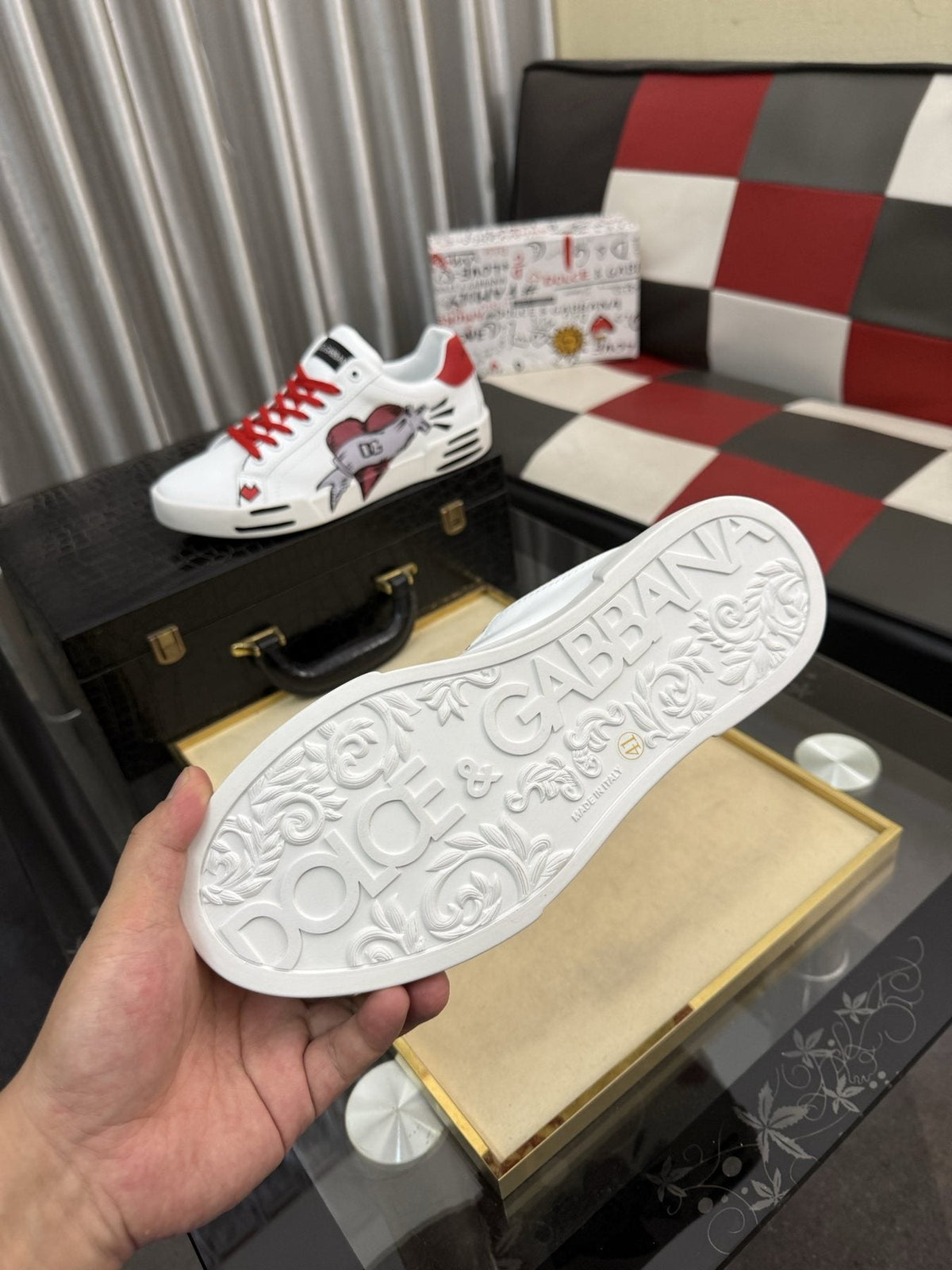 Dolce & Gabbana Red Lace Graphic Sneakers — detail