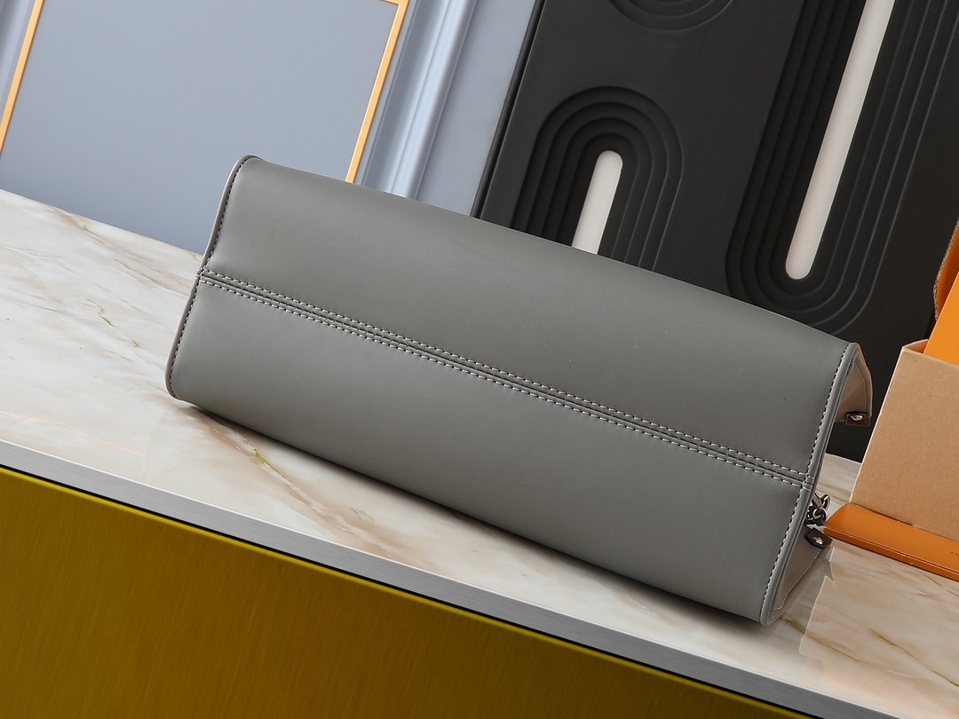 Louis Vuitton OnTheGo Gray Tote with Monogram Handles — detail