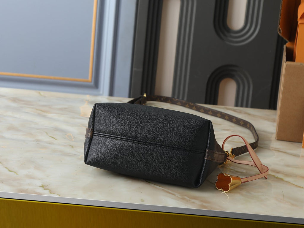 Louis Vuitton Multipass Black Monogram-Accent Handbag — detail