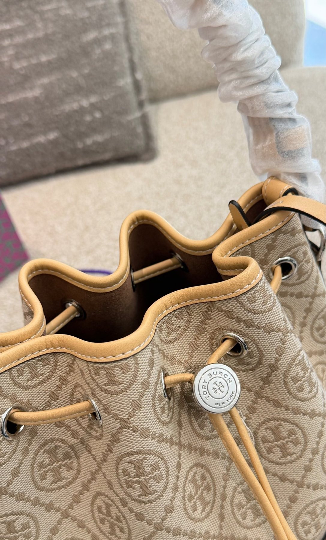 Tory Burch T Monogram Scalloped Bucket Bag — detail