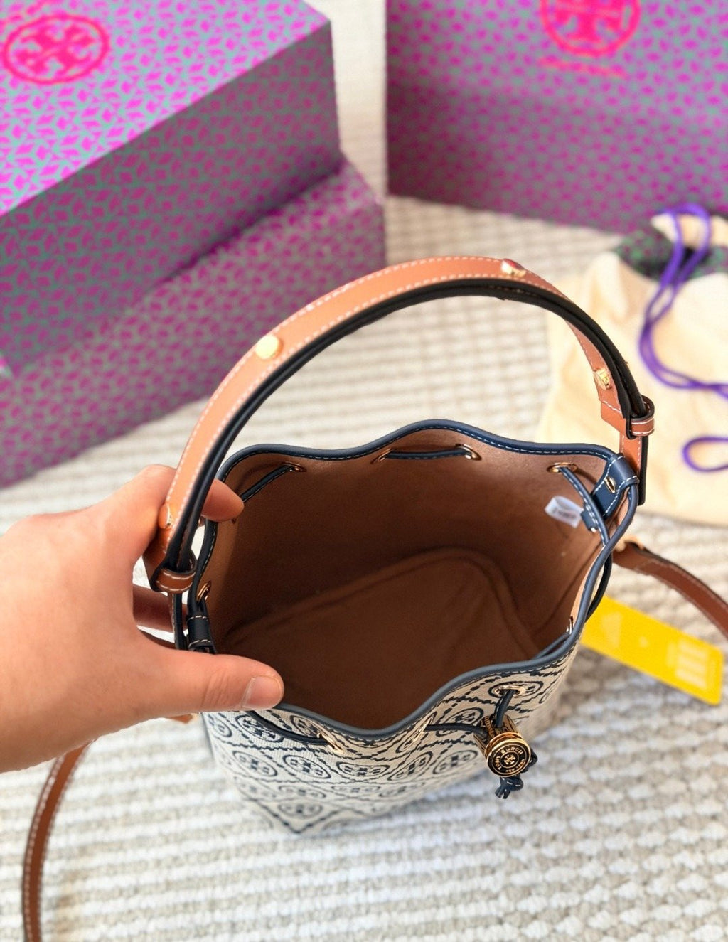 Tory Burch T Monogram Scalloped Bucket Bag — detail