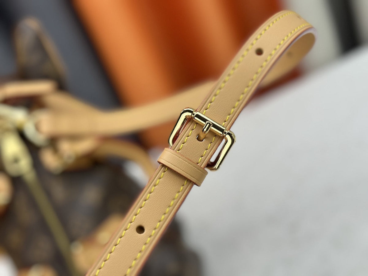 Louis Vuitton Pooch Bag Monogram Dog-Shaped Handbag — detail