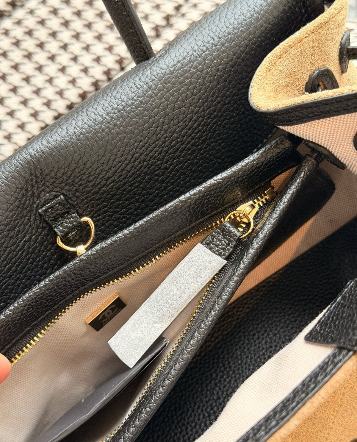Chanel Contrast-Flap Baguette Shoulder Bag — detail