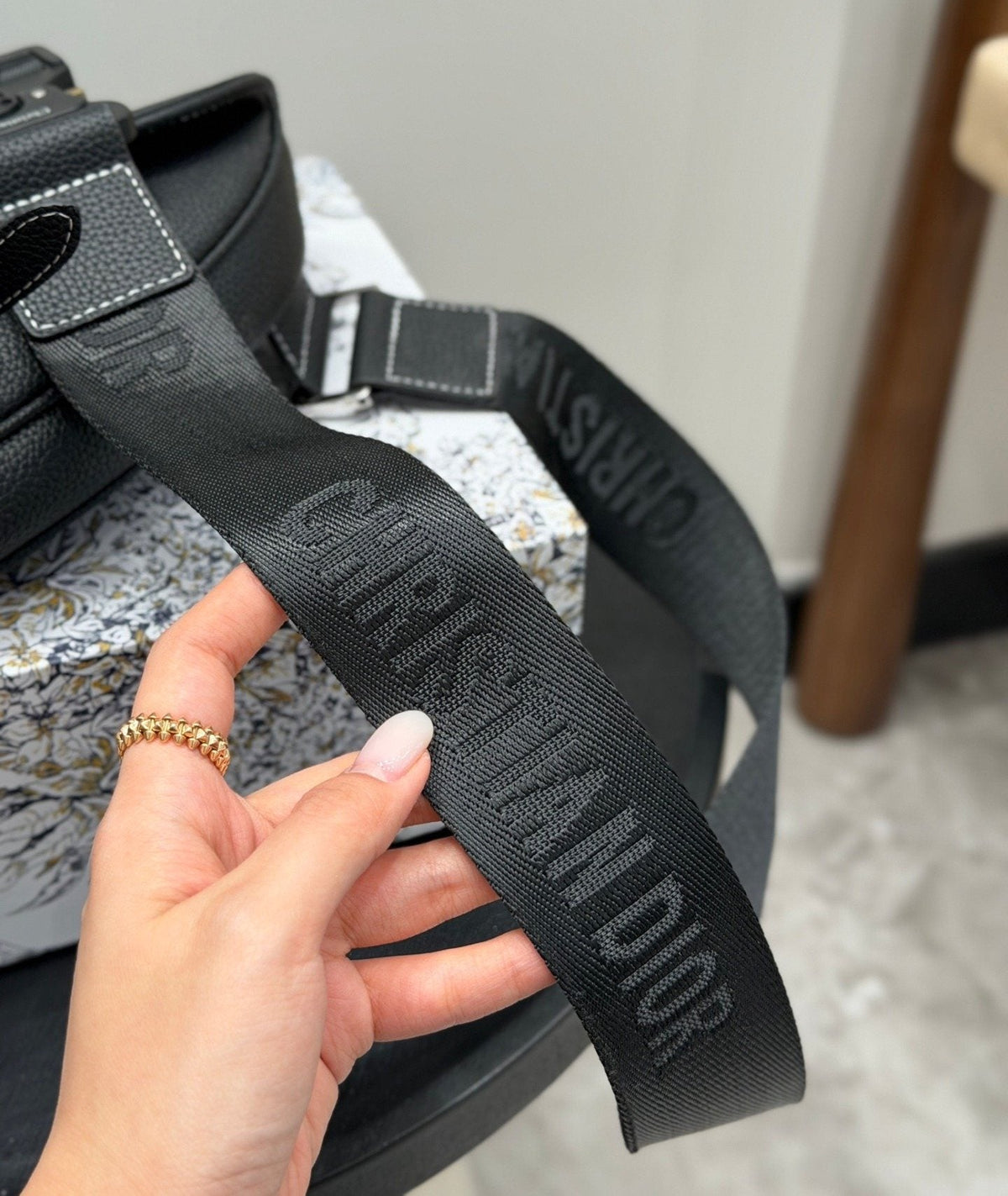 Dior Homme Saddle Crossbody Bag — detail