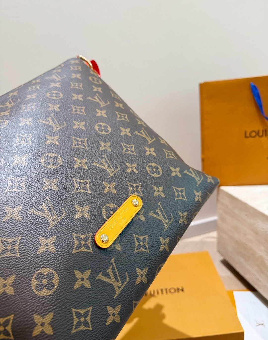 Louis Vuitton Vagabond Monogram Hobo Shoulder Bag — detail