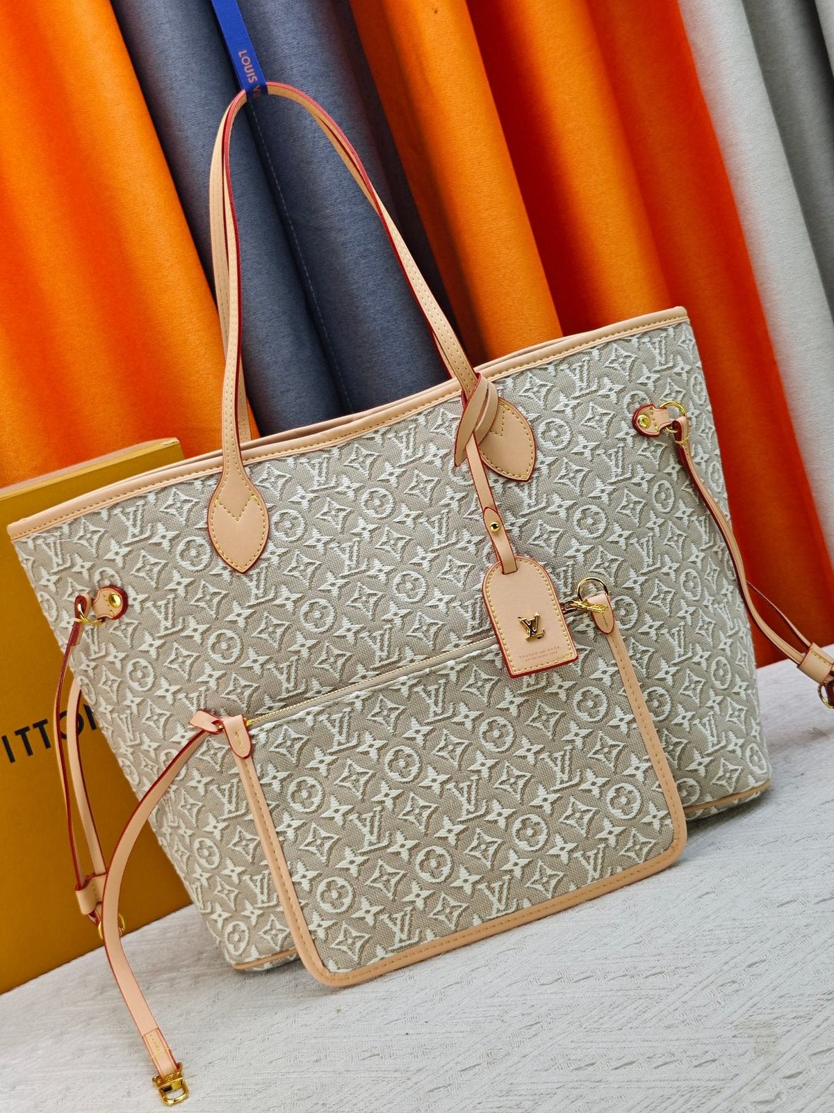 Louis Vuitton Neverfull Monogram Tote Bag — front