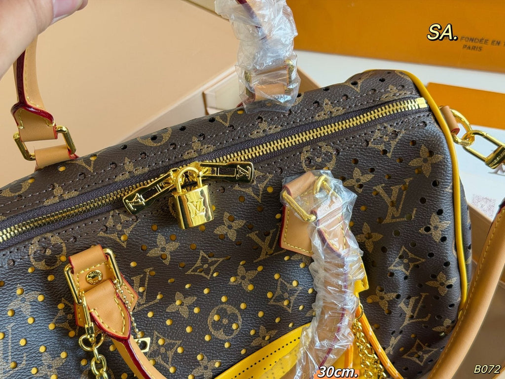 Louis Vuitton Speedy Monogram Boston Bag — detail