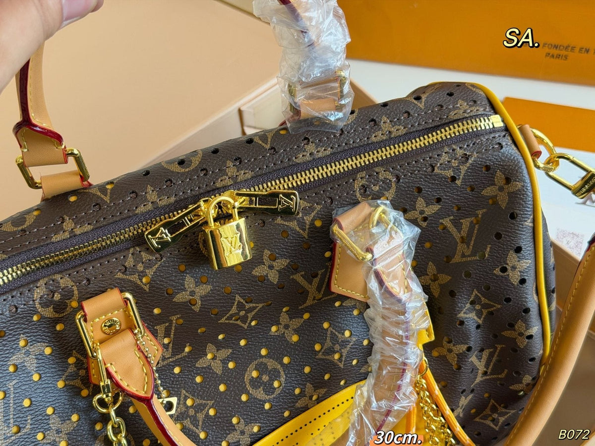 Louis Vuitton Speedy Monogram Boston Bag — detail