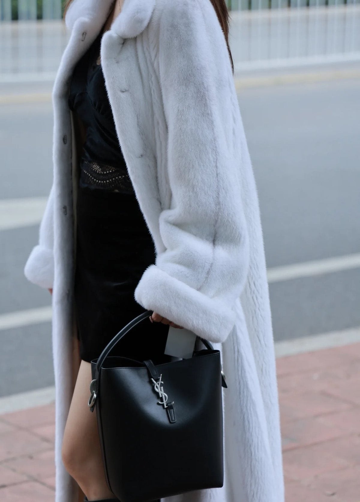 Saint Laurent LE 37 Bucket Bag — model