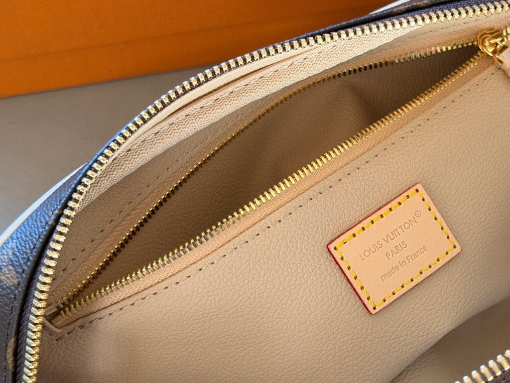 Louis Vuitton Monogram Double-Zip Toiletry Bag — detail