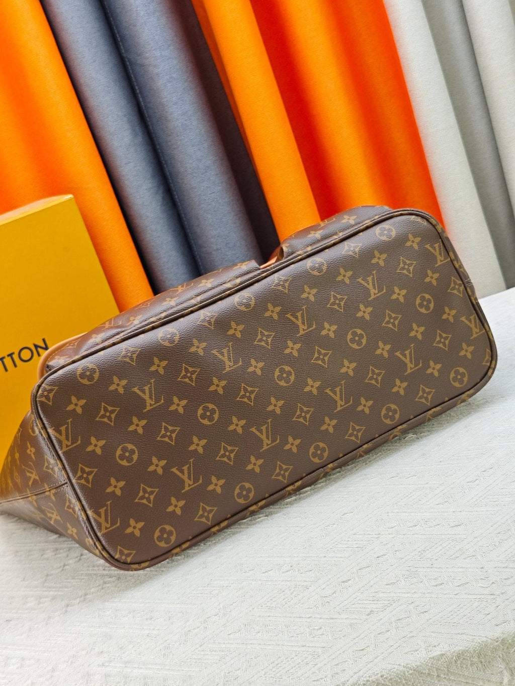 Louis Vuitton Nevereverfull Cargo Monogram Tote — detail