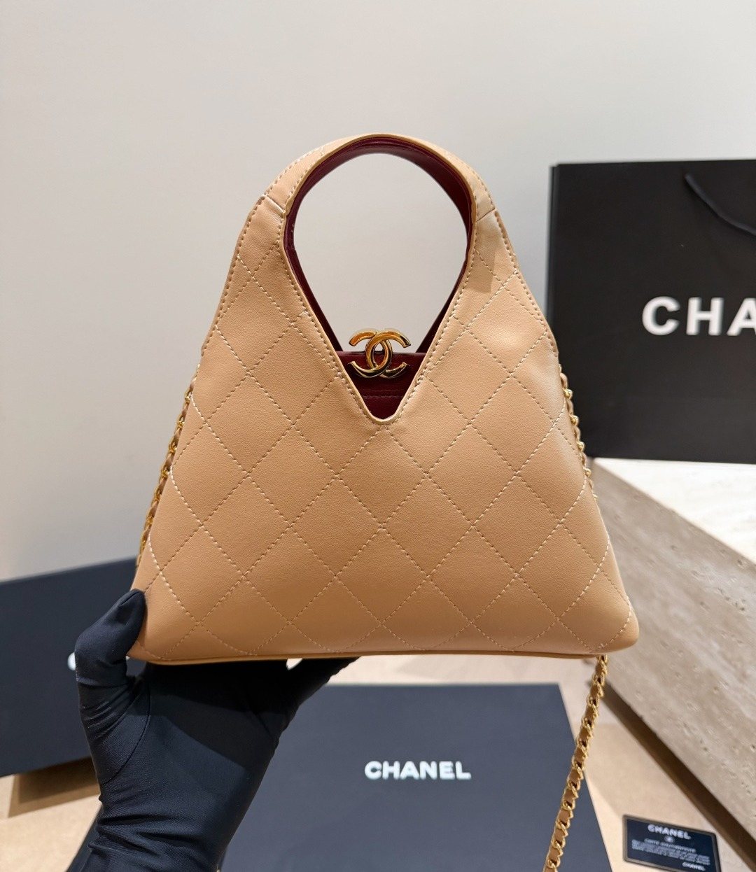 Chanel Diamond-Quilted Integrated-Handle Hobo Bag — front