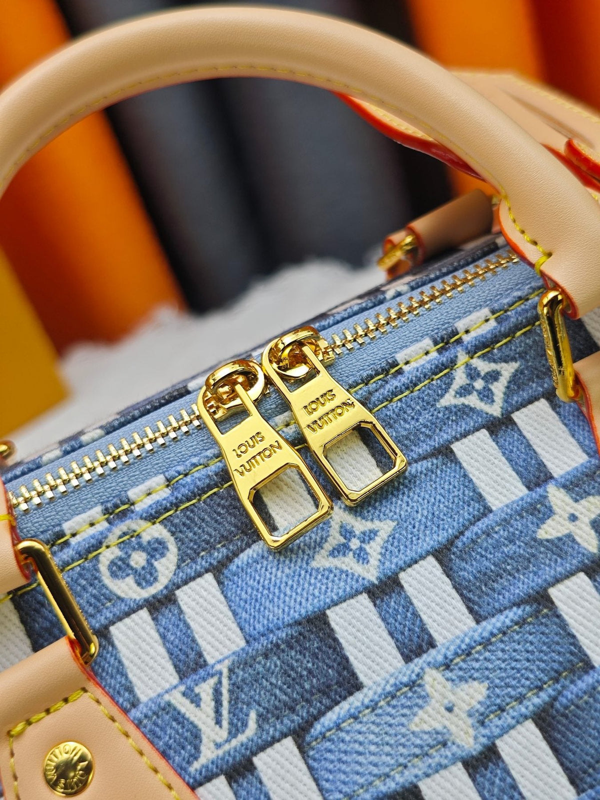 Louis Vuitton Speedy Bandoulière Monogram Bowling Bag — detail