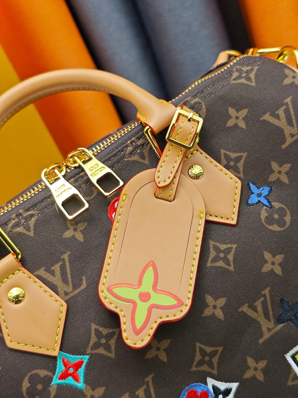 Louis Vuitton Speedy Bandoulière Monogram Bowling Bag — detail