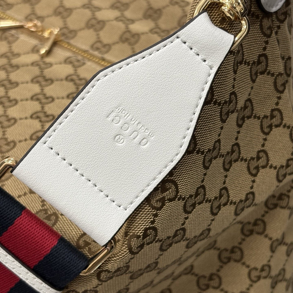 Gucci Curved-Pocket Linked-Handle Shoulder Bag — detail