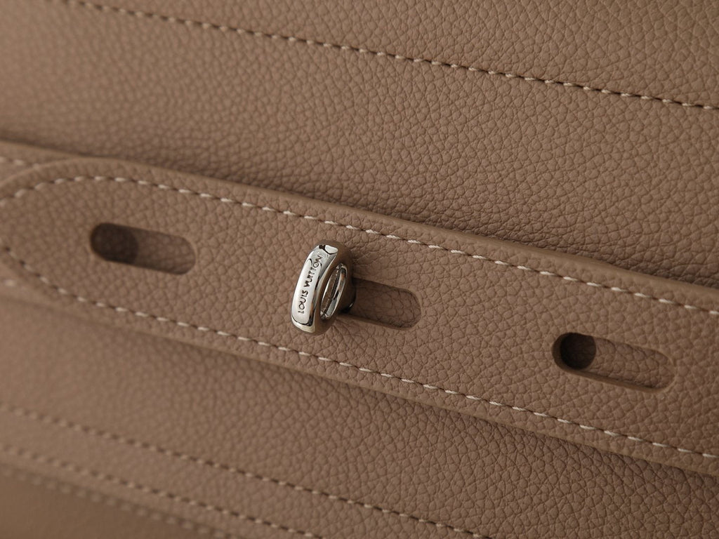 Louis Vuitton Steamer 30 Louis Vuitton Touch Leather Bag — detail