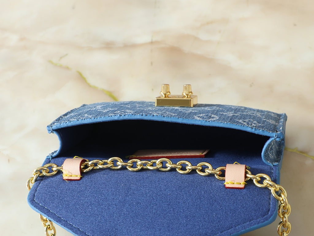 Louis Vuitton Pouch Metis Monogram Chain-Strap Pouch — detail