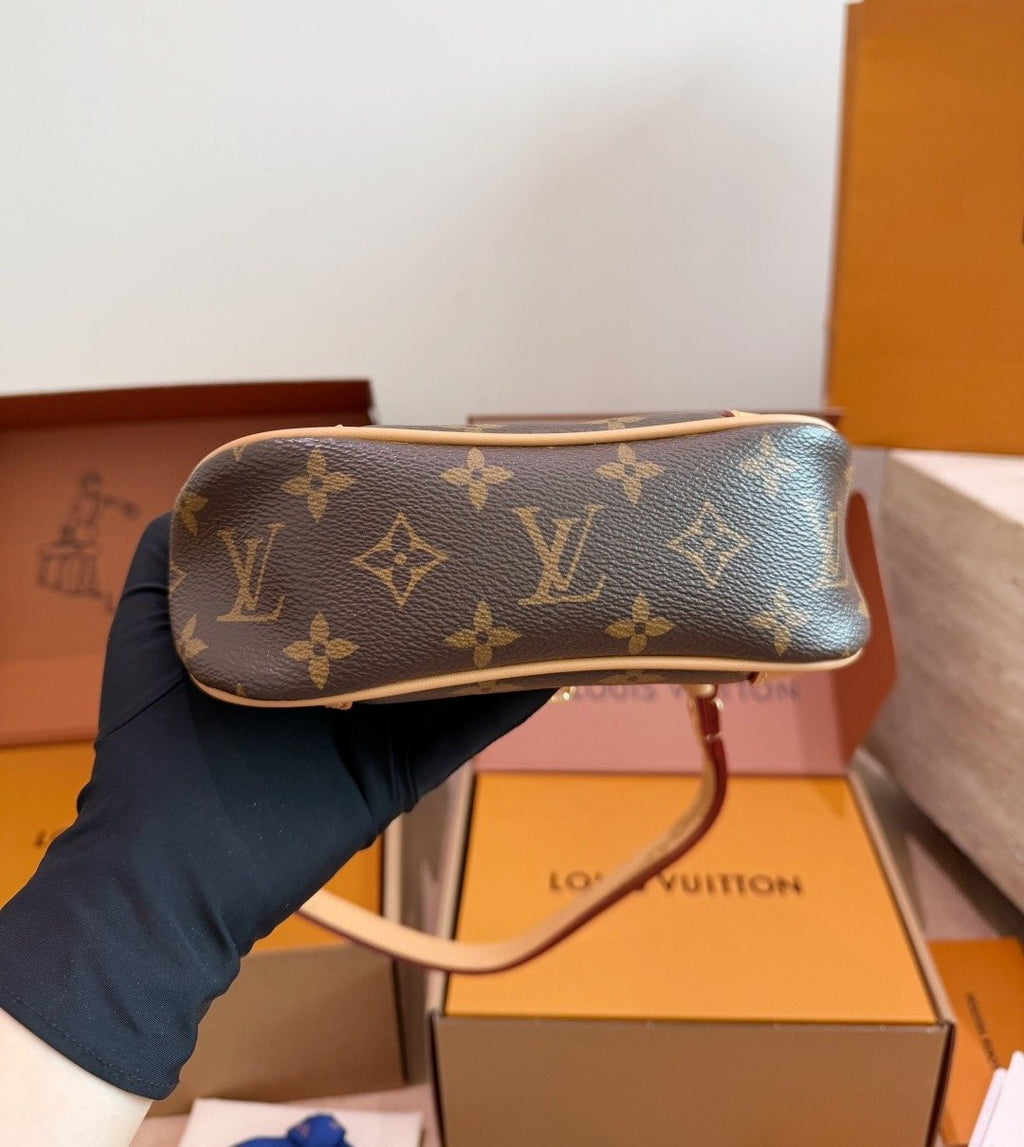 Louis Vuitton Monogram Crescent Shoulder Bag — detail