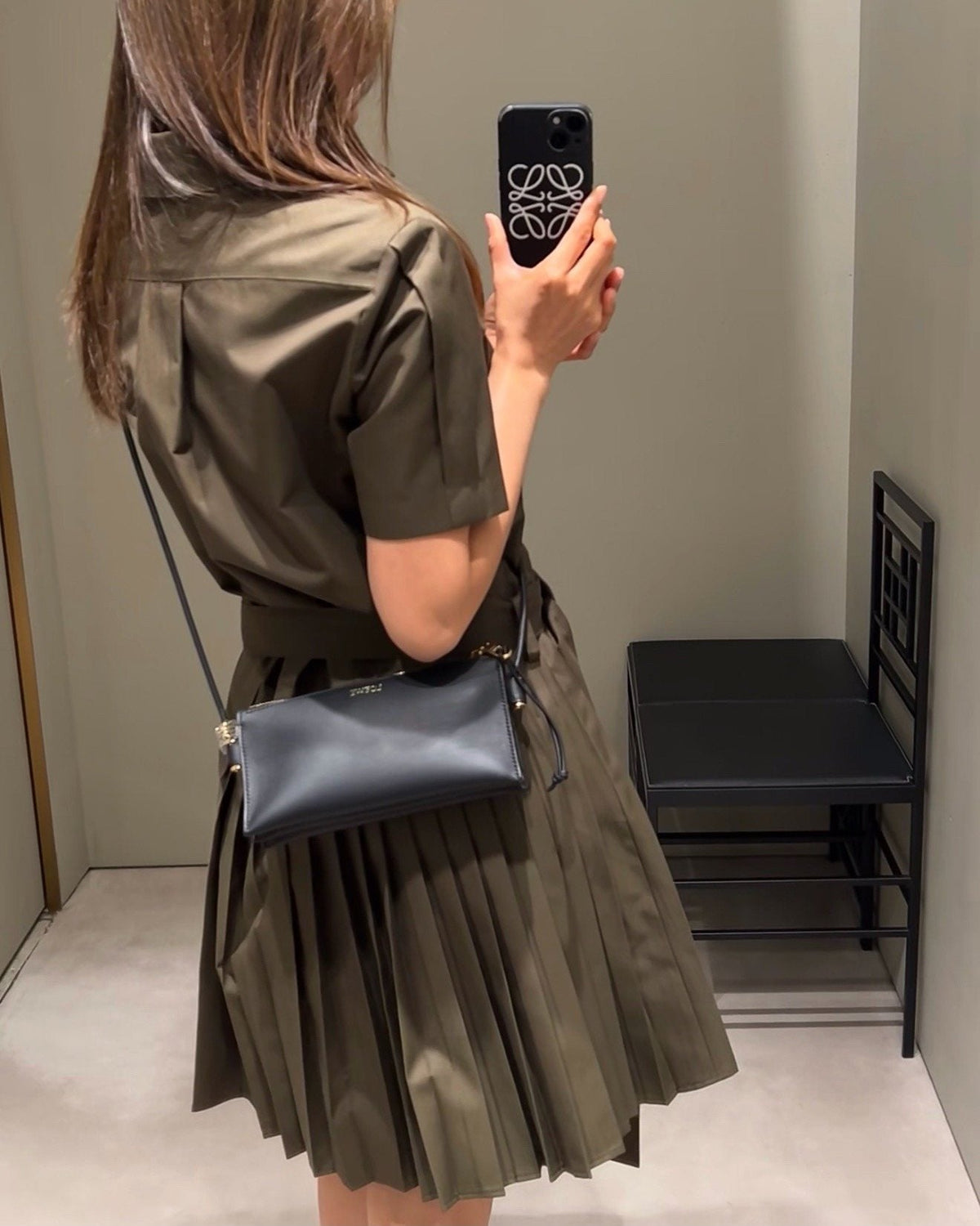 Loewe Accordion-Side Shoulder Bag — model