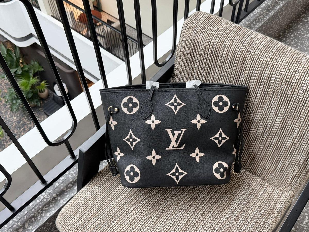 Louis Vuitton Neverfull Monogram Tote — front