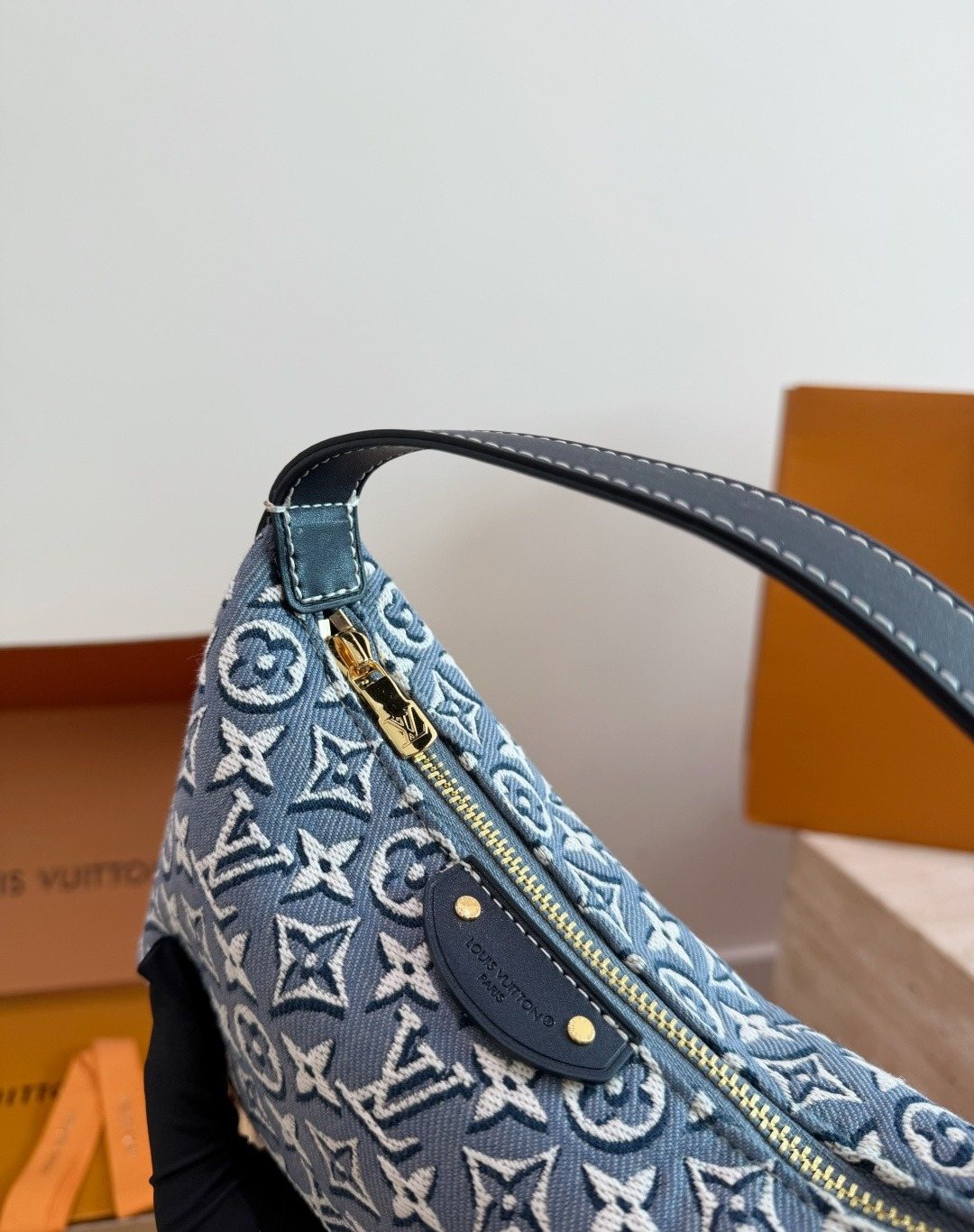 Louis Vuitton Pochette Hills Blue-Gray Monogram Bag — detail