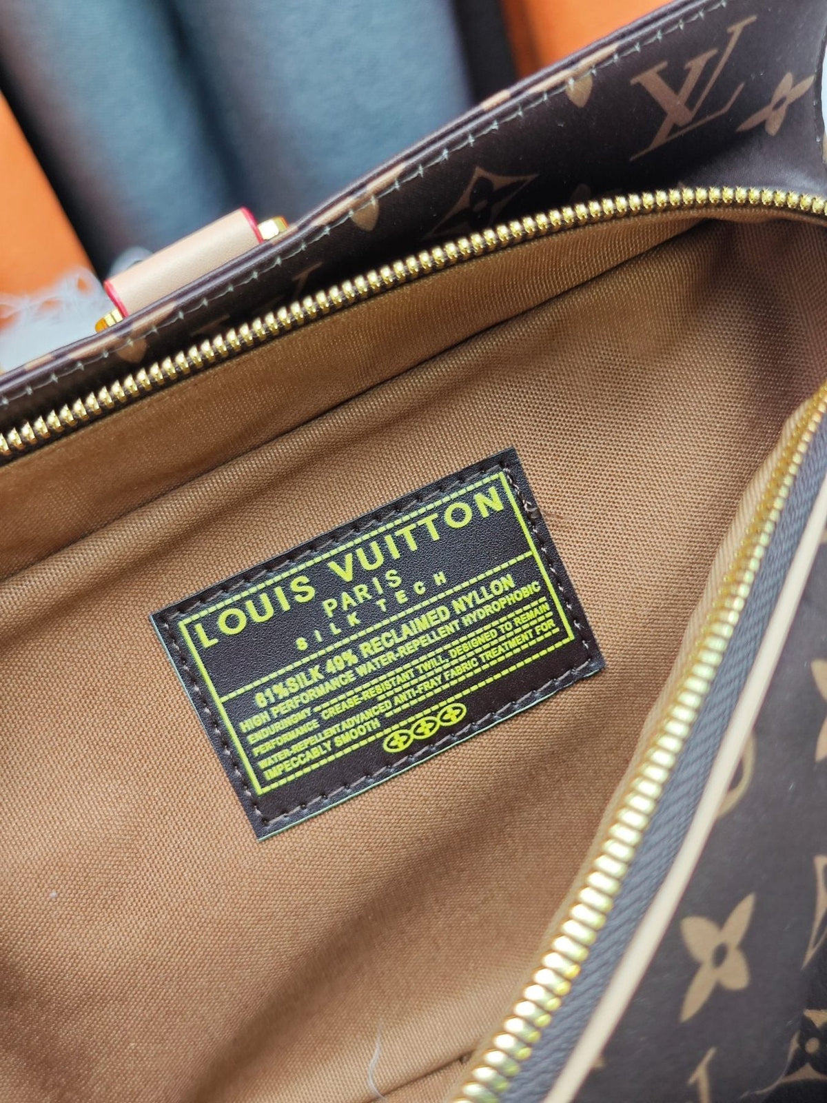 Louis Vuitton Hanging 2 Compartments Monogram Toiletry Bag — detail
