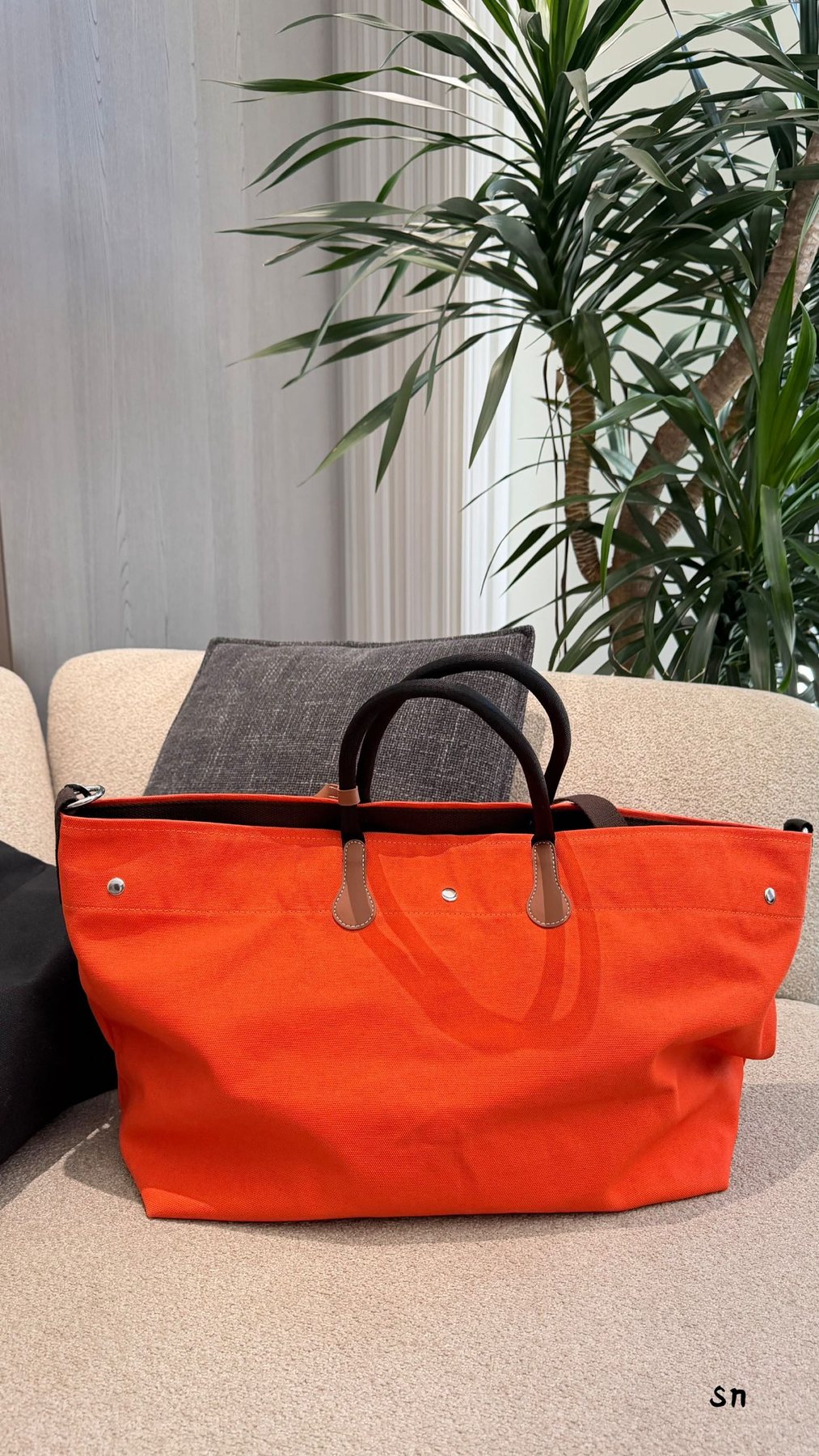 Hermès Lettered Canvas Tote with Matching Pouch — back