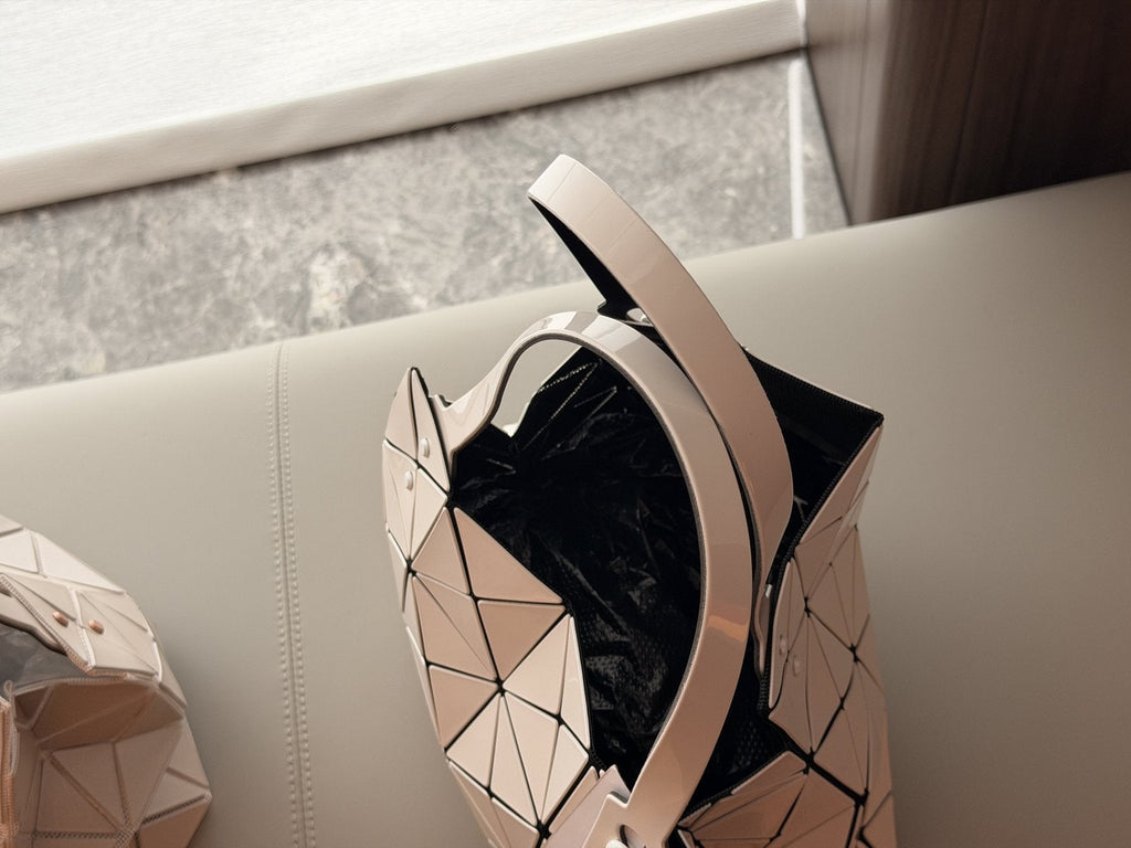 BAO BAO Carat Triangular-Panel Tote — detail