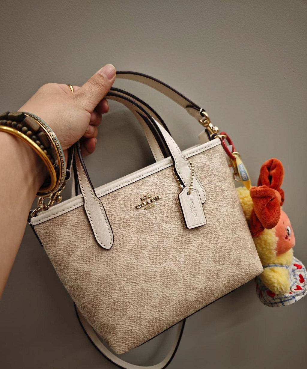 Coach City Tote with Shoulder Strap — model