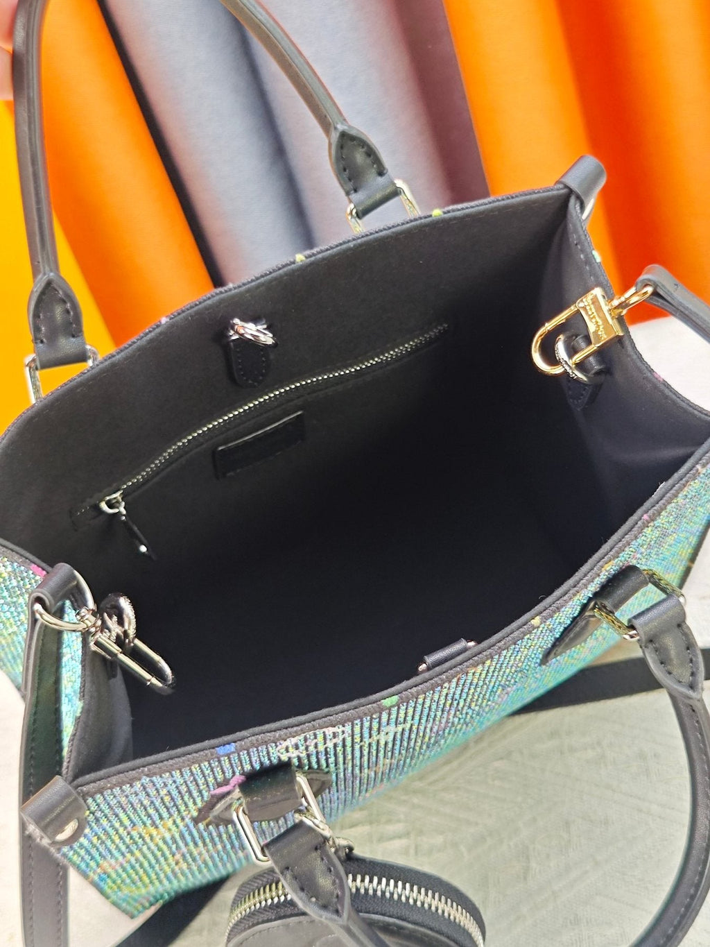 Louis Vuitton OnTheGo Patterned Tote with Round Pouch — detail