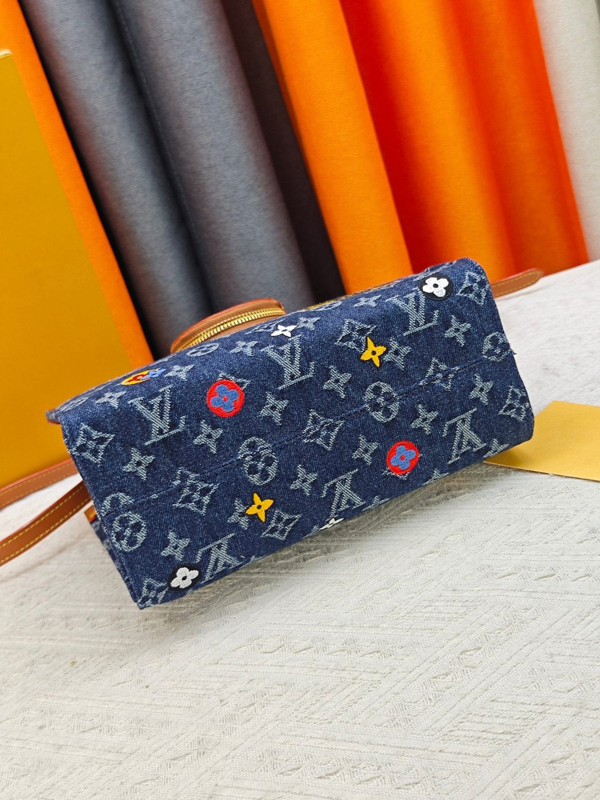 Louis Vuitton OnTheGo Patterned Tote with Round Pouch — detail