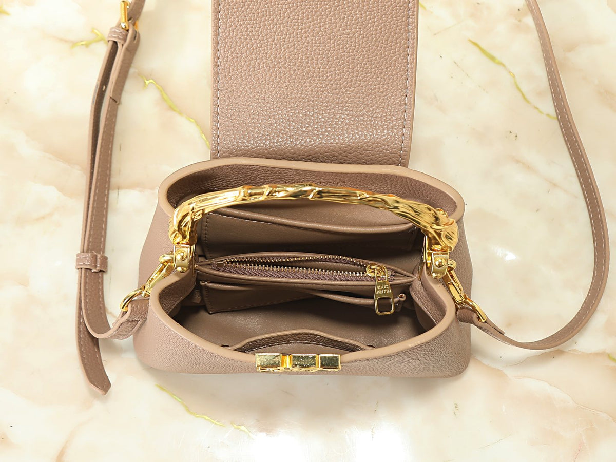 Louis Vuitton Capucines Acanto Sculpted-Handle Bag — detail