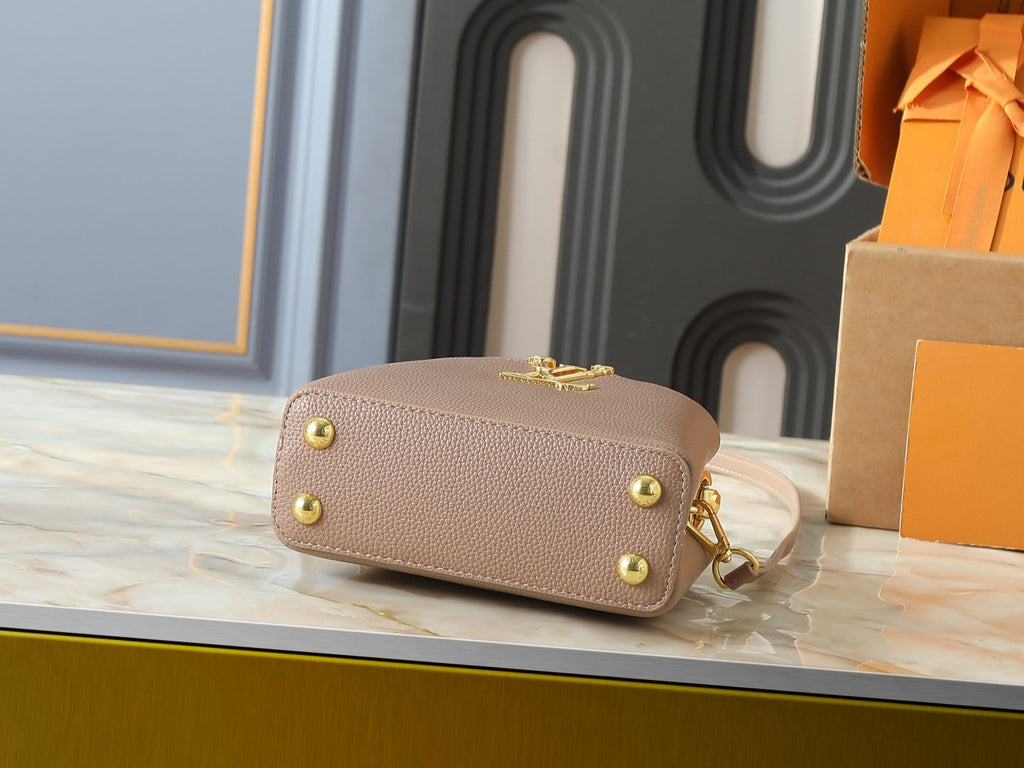 Louis Vuitton Capucines Acanto Sculpted-Handle Bag — detail