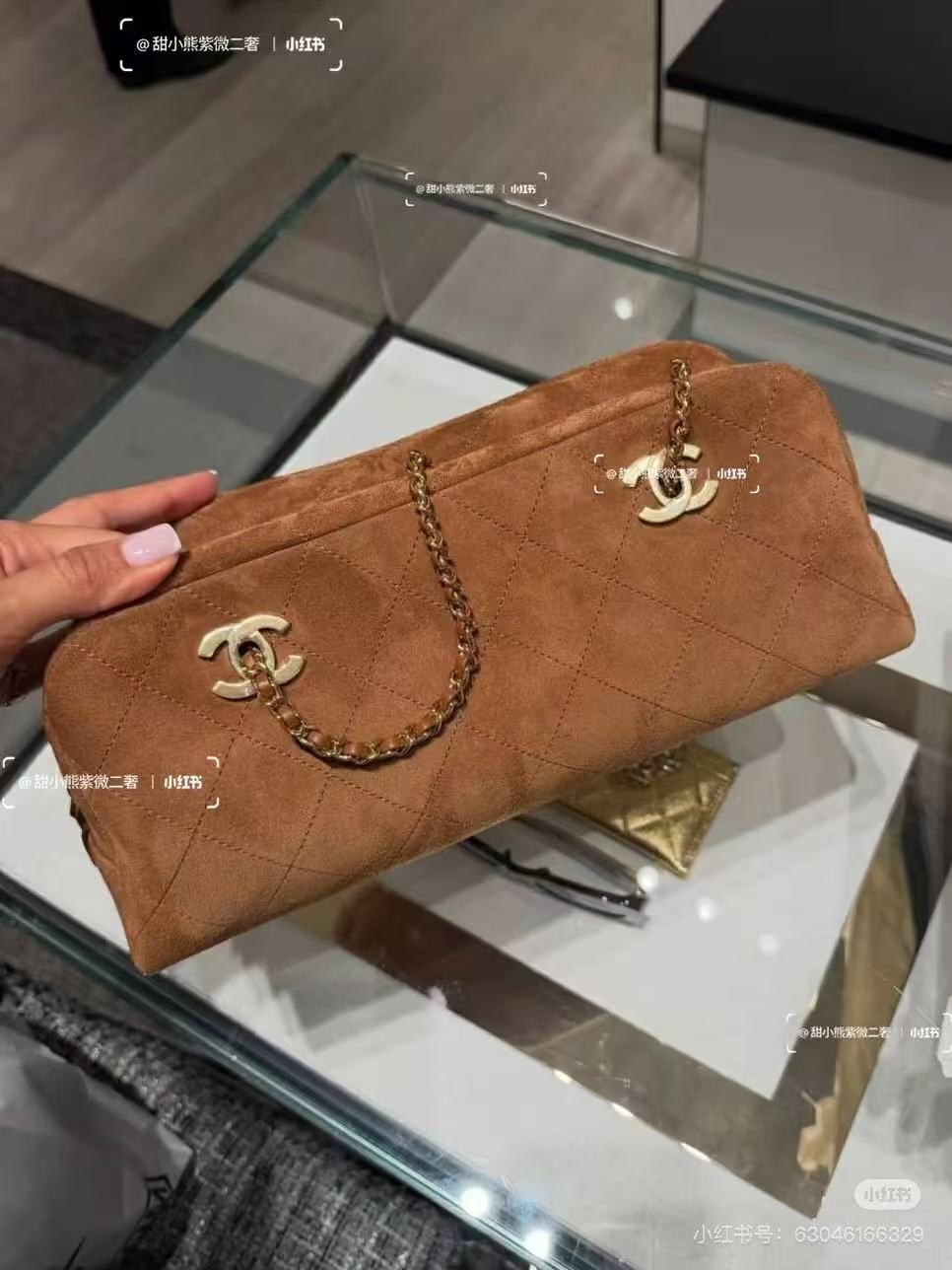 Chanel Diamond-Quilted Chain Baguette Shoulder Bag — hero